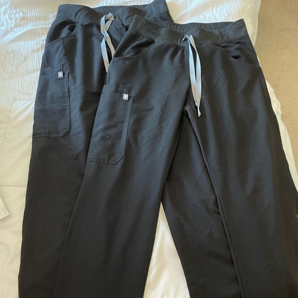 Figs brand!! Lightly worn in clinic/office - Picture 3 of 3